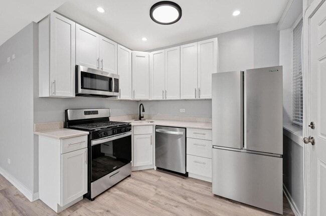 Foto del edificio - 3752 W Division St