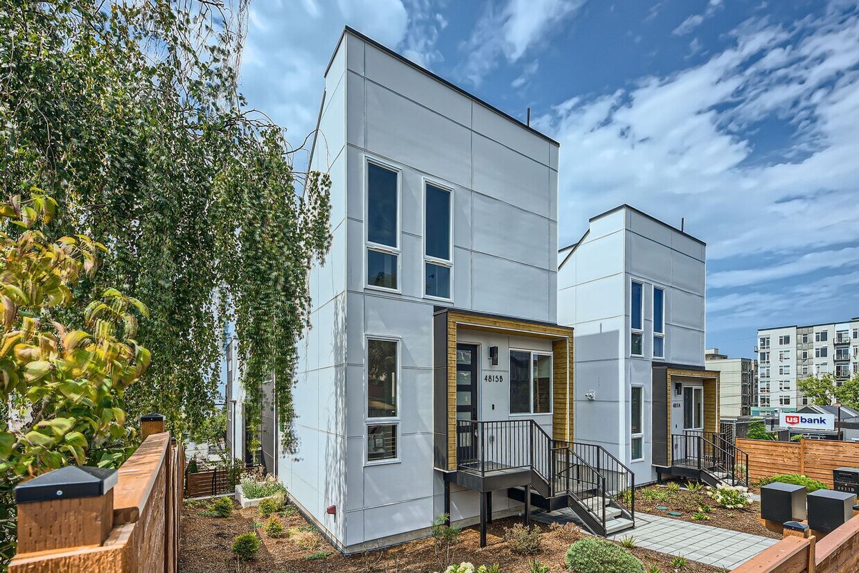 Foto principal - Stunning 3 Bed 1.75 Bath BRAND NEW CONSTRU...