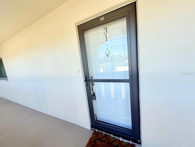 Foto del edificio - 19029 US Hwy 19 N