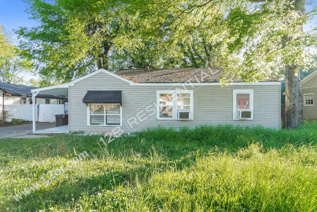 Foto del edificio - 3-Bedroom Home in West End Manor Neighborhood