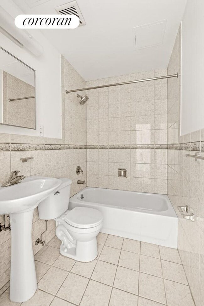 Foto del edificio - 63 W 127th St