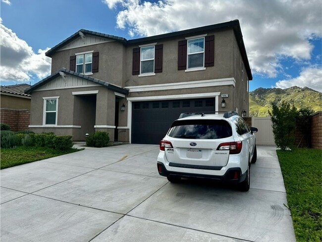Building Photo - 4 Bedroom Single Family Home in Riverside