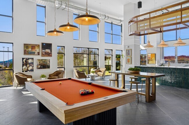 Building Photo - Encore at Brentwood