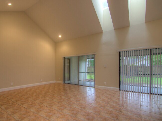 Building Photo - 13522 Exotica Ln