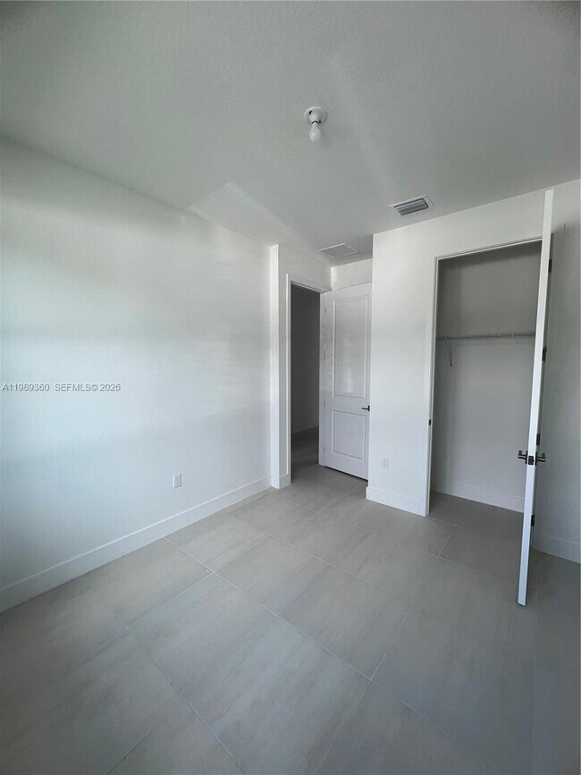 Foto del edificio - 4784 SW 72nd Terrace