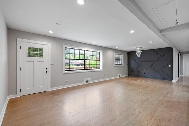 Building Photo - 3207 Bobbie Ln