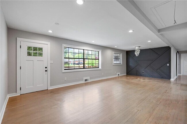 Foto del edificio - 3207 Bobbie Ln