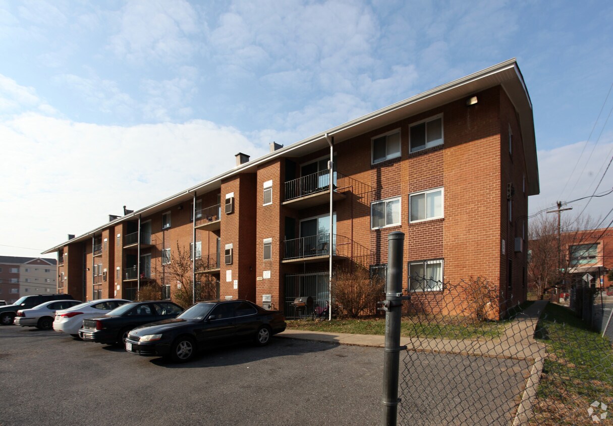 Foto principal - Bass Place Apartment Homes