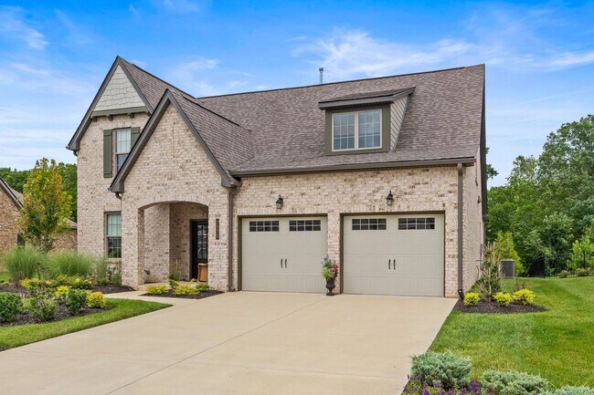 Building Photo - Spotless rental home in the highly sought-after McDaniels neighborhood in College Grove