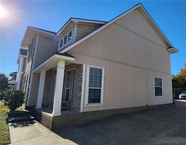 Foto del edificio - 513 Nelson Ln