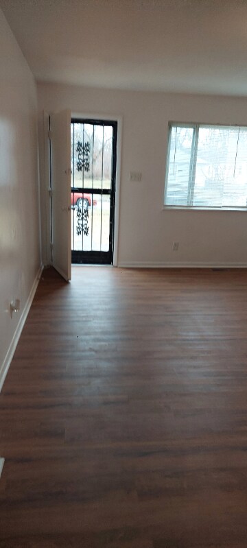 Foto del edificio - 3142 N Gale St