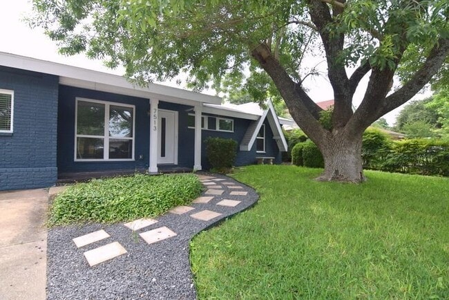 Building Photo - 7513 Carriage Dr