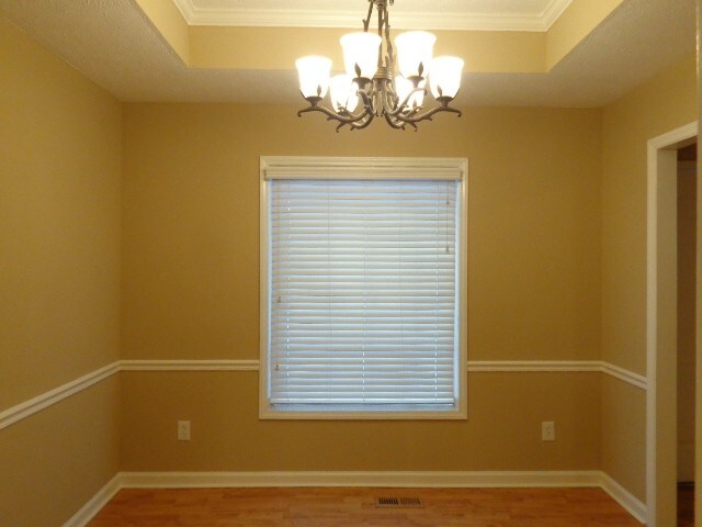 Foto del edificio - 2422 English Hill Dr