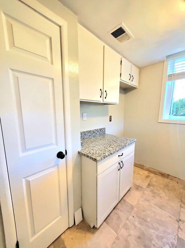 Foto del edificio - 3061 S Ursula Cir