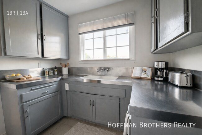 Foto del edificio - 2477 Silver Lake Blvd