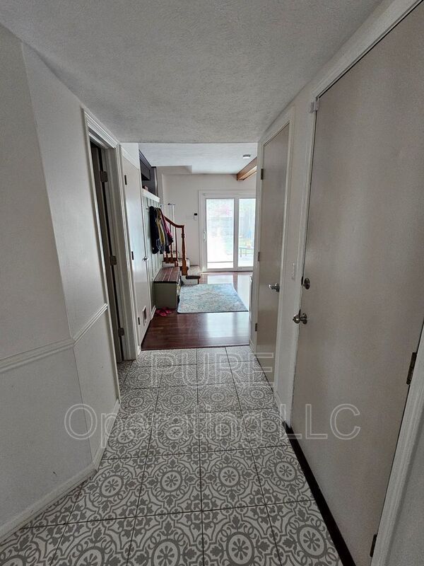 Building Photo - 5039 S 163rd Ave