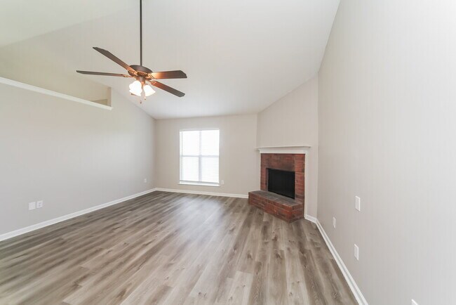 Building Photo - 6476 Farley Dr E