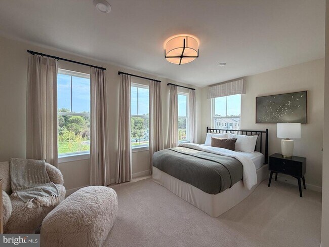 Foto del edificio - 8889 QUEENSFERRY Rd