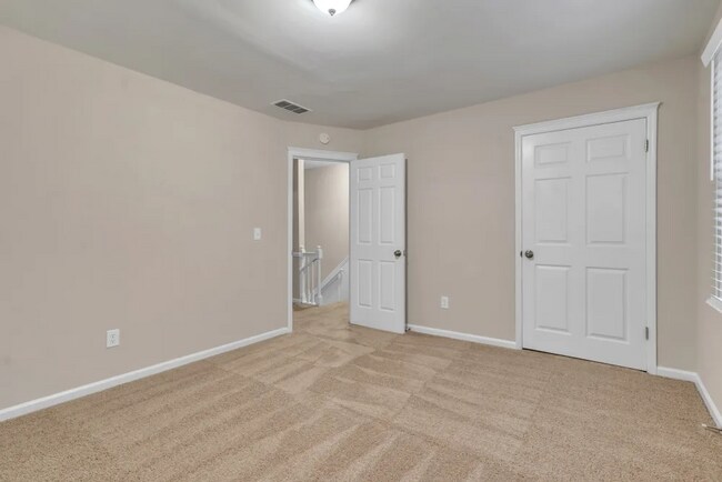 Foto del edificio - 5030 Golf Link Ct