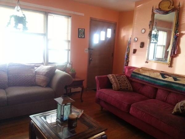 Foto del edificio - 9437 Burlington Ave