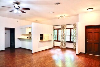 Building Photo - 8305 SW 46 Ln