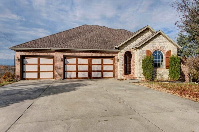 Building Photo - Stone Meadow Subdivision