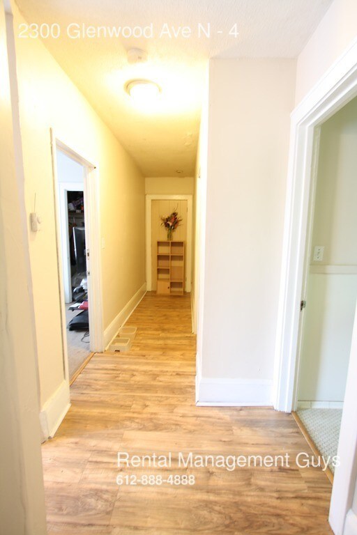 Building Photo - Quiet 1 Bedroom Apartment