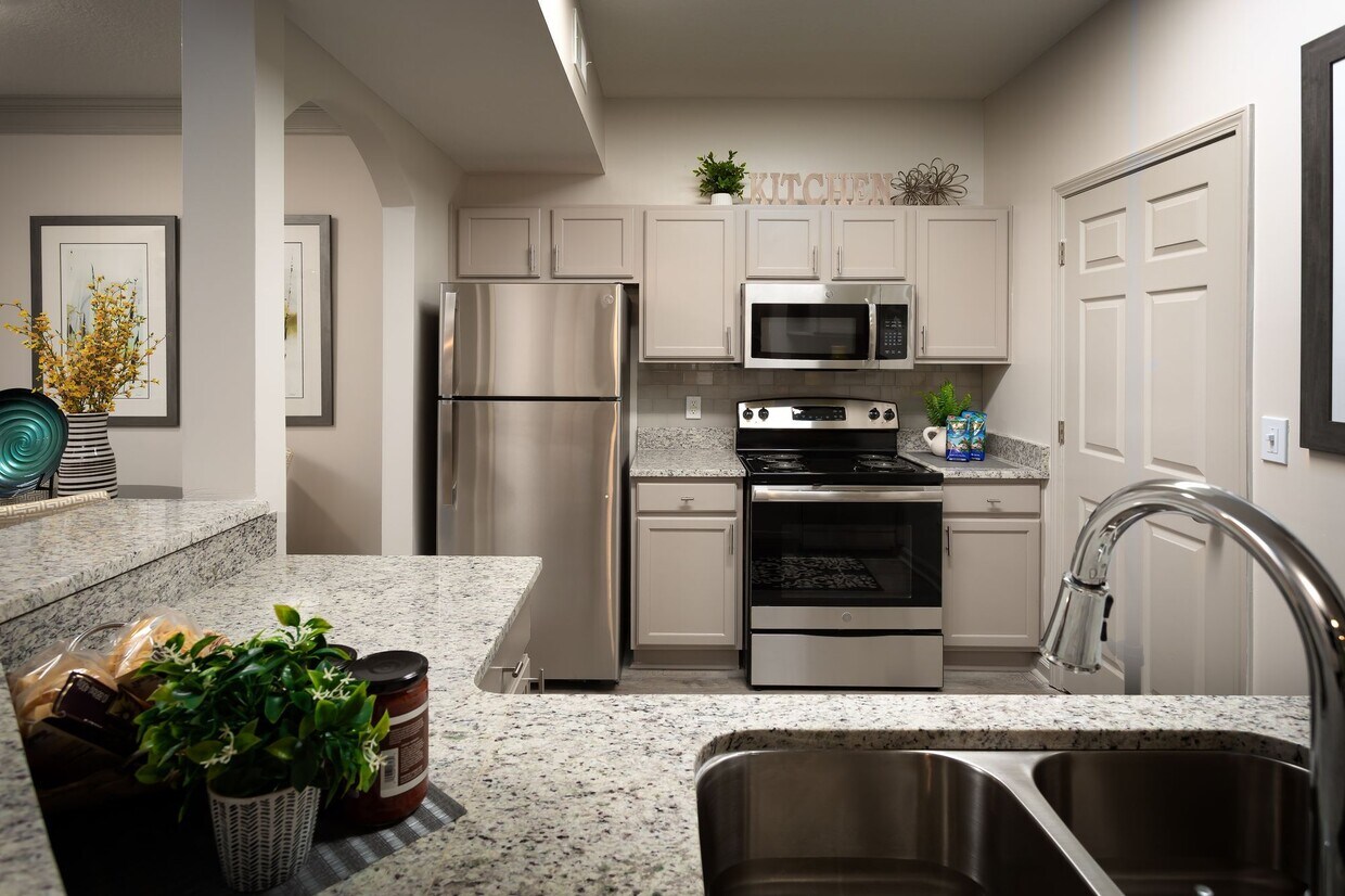 LANDING SQUARE Apartments in Atlanta, GA