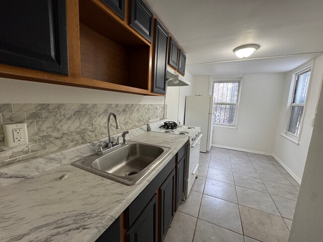 Foto del edificio - 329 Bainbridge St.