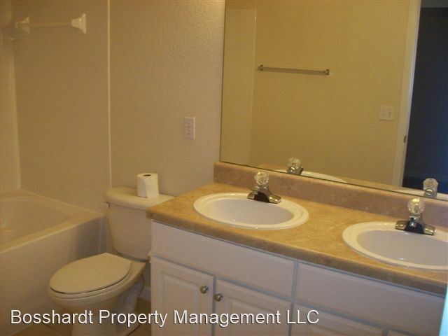 Building Photo - 2 br, 2.5 bath House - 5057 NW 44th Lane #102