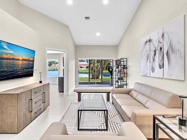 Foto del edificio - 15212 W Tranquility Lake Dr