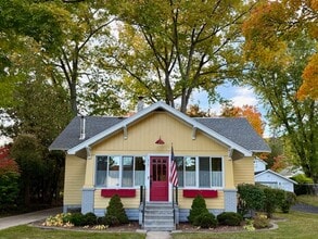 Building Photo - 515 N St Joseph St