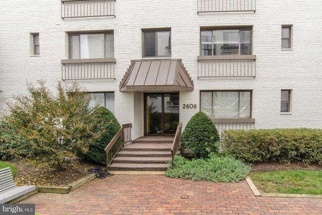 Building Photo - 2606 Tunlaw Rd NW