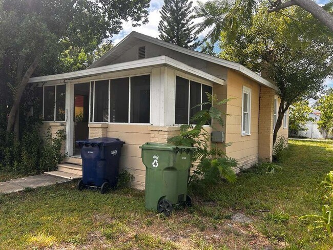 Building Photo - Charming Tampa Home – Great Location Near Seminole Heights & USF