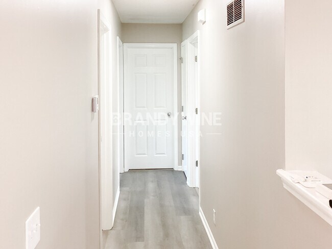 Foto del edificio - 18619 Woodruff St