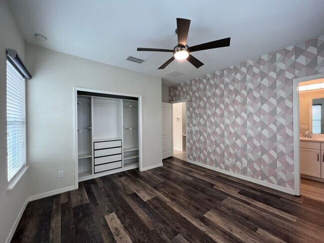 Building Photo - 857 Taramundi Dr