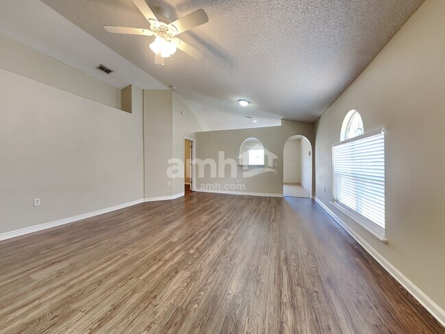 Building Photo - 7287 Lawn Tennis Ln