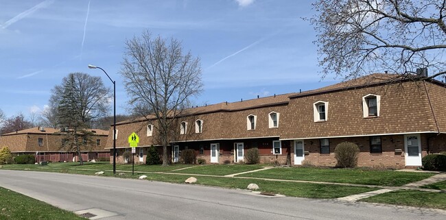 Building Photo - Parkwood Townhomes