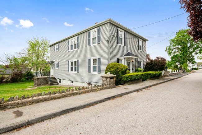 Building Photo - 5 Goulart Ave