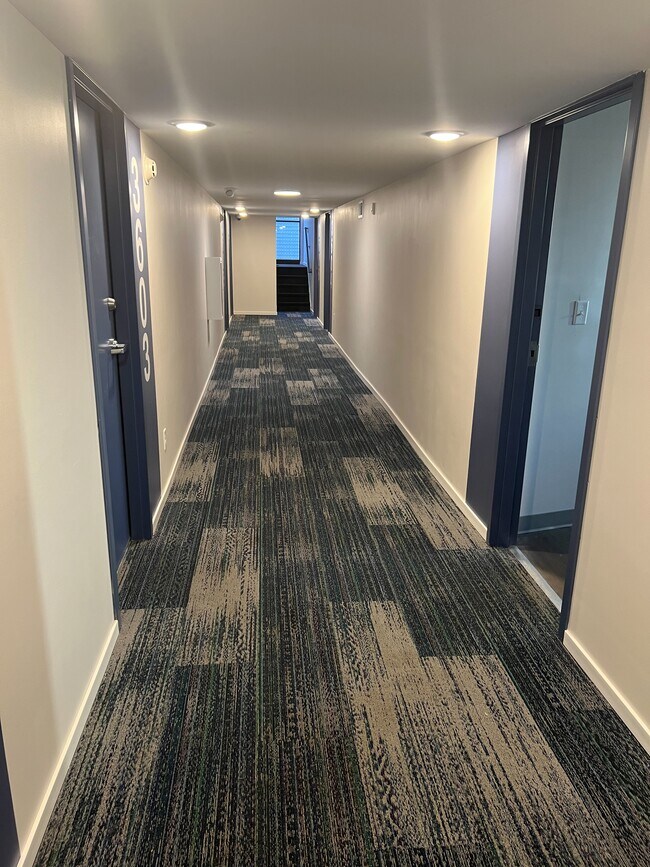 Pasillos Studio A - 5th On Main