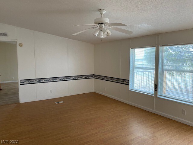 Building Photo - 221 W Blosser Ranch Rd