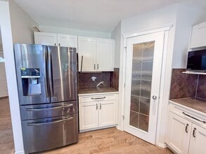 Building Photo - 85 Cougarstone Cir SW