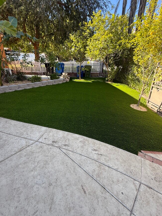 Foto del edificio - 20934 De Mina St