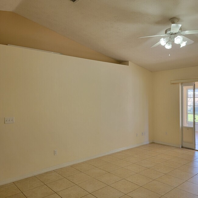 Building Photo - 6215 SW 80th St