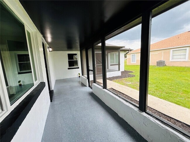 Foto del edificio - 504 Blackbird Ln