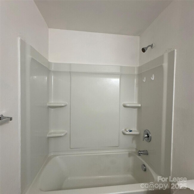 Foto del edificio - 9013 Maidenhair Ct