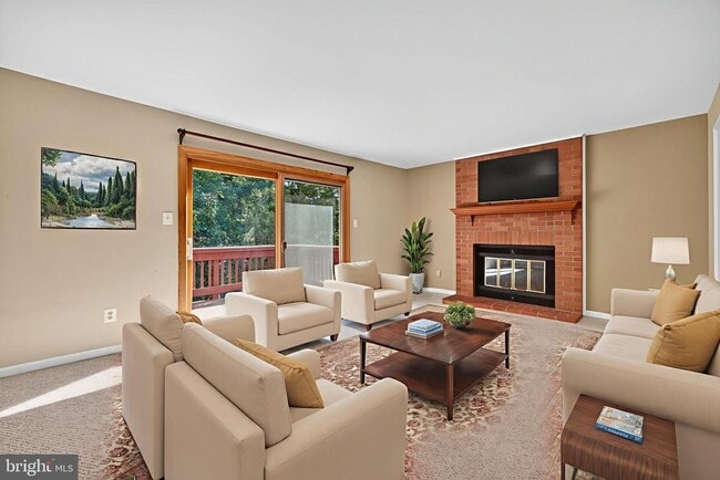 Foto del edificio - 8537 Hooes Rd