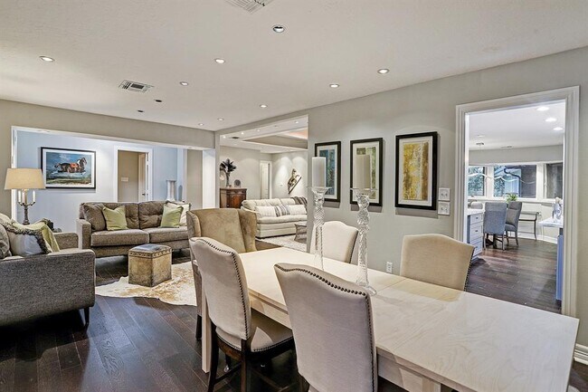 Foto del edificio - 4315 Breakwood Dr