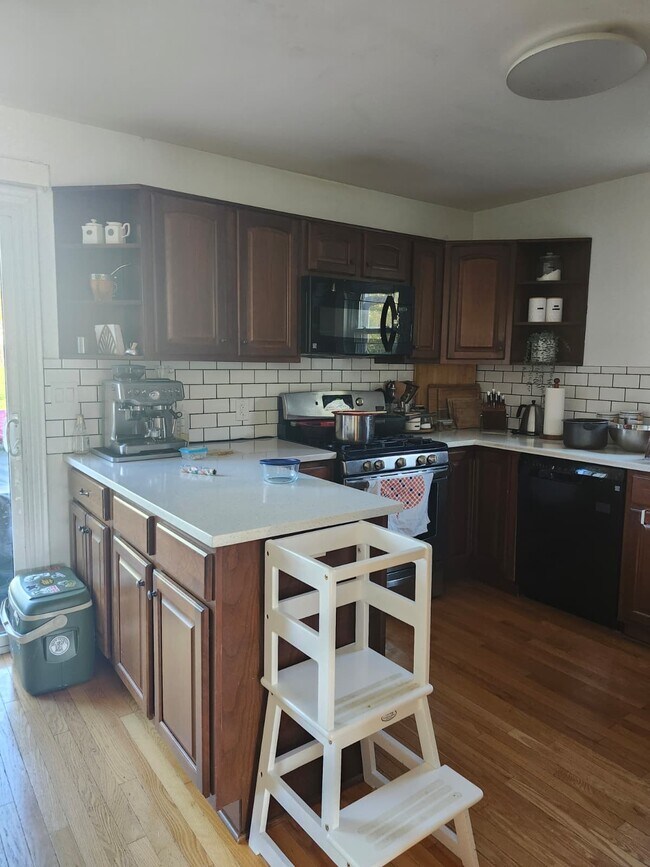 Foto del edificio - 3486 Burbank Dr