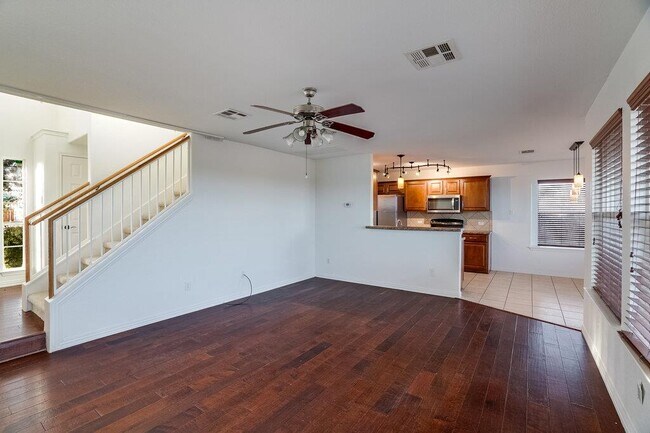 Foto del edificio - 1206 Hensley Dr